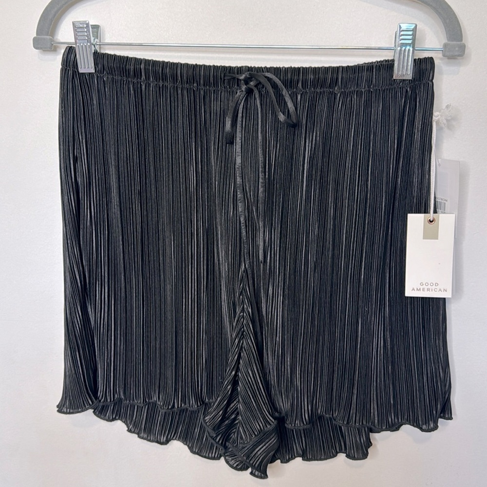 New Good American Always Fits Plisse Shorts Size 3/4 black